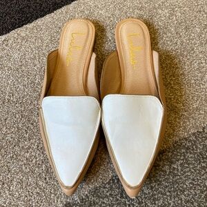 Lulus Flats Womens 5.5 Beige/White Slip On Loafer Slides Mules